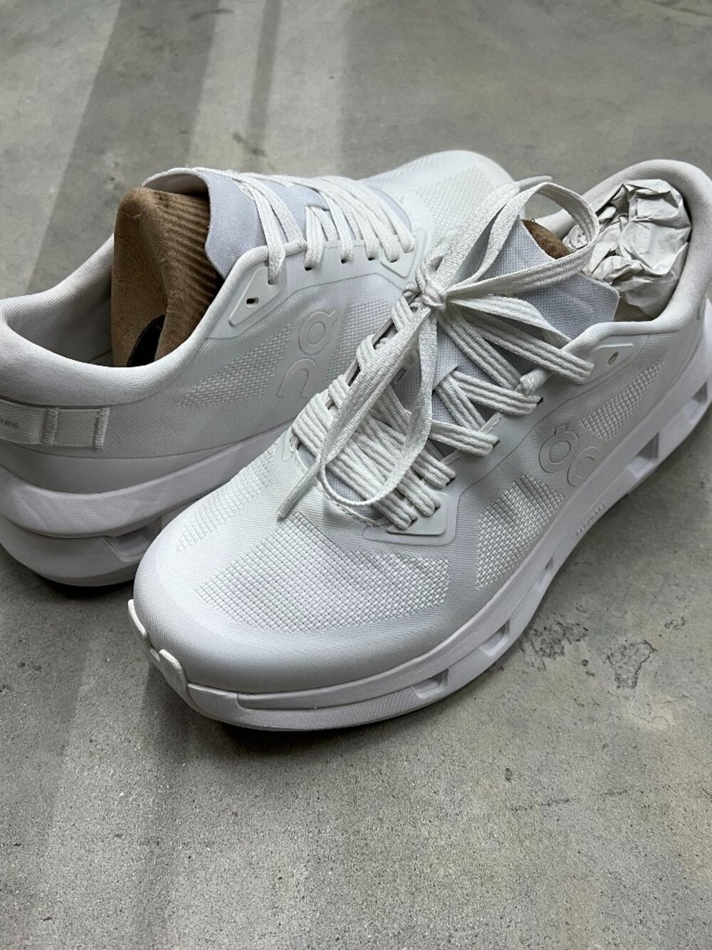 On Running Cloudzone Triple White Wmn's 3WF10071200 - New with Defects